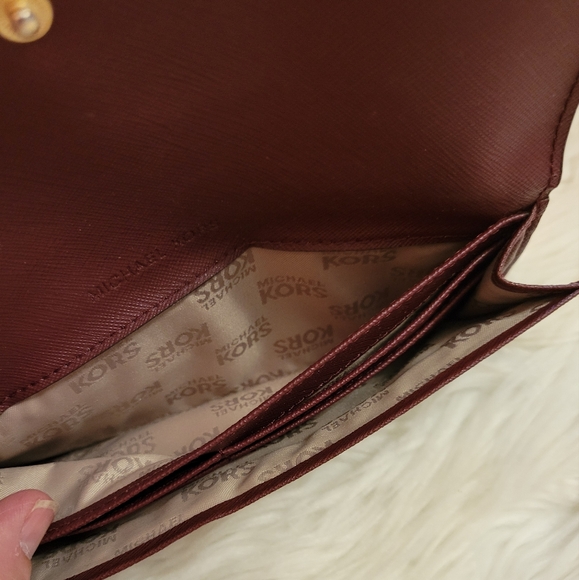 Michael Kors burgandy leather wallet - Picture 6 of 9